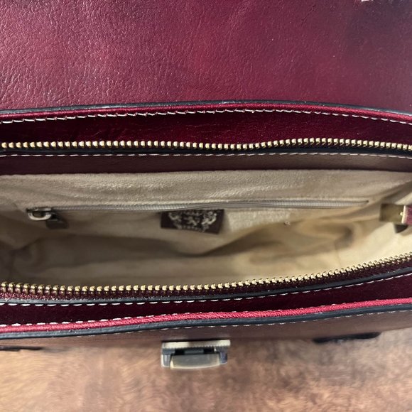 Pratesi di Firenze Artisan Crafted Italian Leather Handbag with Brass Hardware - Picture 4 of 8